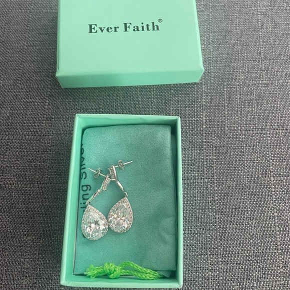 Ever Faith Bridal Earrings - Picture 1 of 3